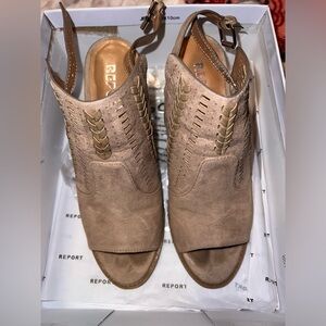 Women’s Report Heels